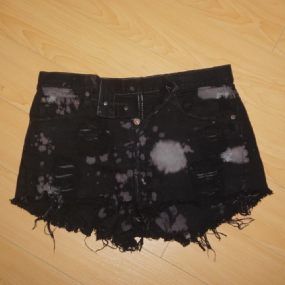 Levi's High-Waist Distressed Bleach Black Shorts